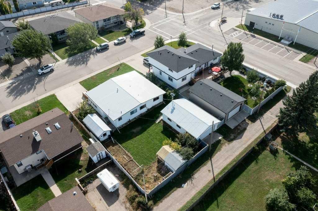 Photo of 605 50 Avenue, Coalhurst, AB T0L 0V0 (MLS # A2313782)