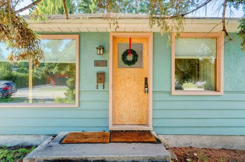 6115 Bow Crescent NW Calgary AB T3B 2C2