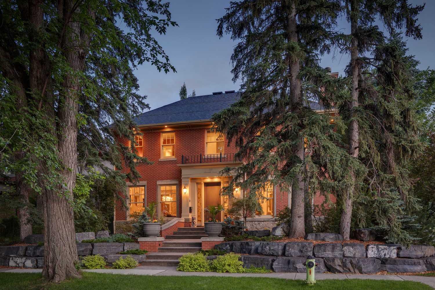 729 Riverdale Avenue SW