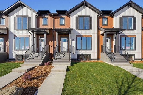 Photo of 38 Station Drive, Sylvan Lake, AB T4S 0W7 (MLS # A2353670)