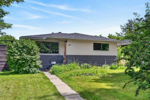 Photo of 136 Hendon Drive NW, Calgary, AB T2K 1Z1 (MLS # A2322677)