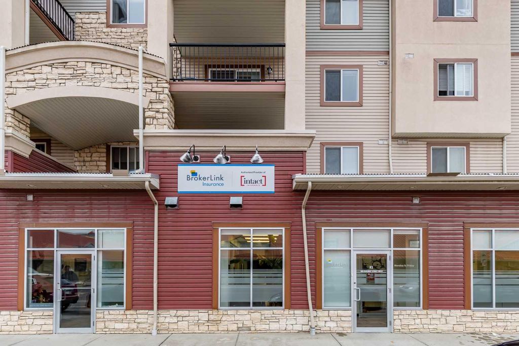 Photo of 505 Railway Street W #2, Cochrane, AB T4C 2E2 (MLS # A2275343)