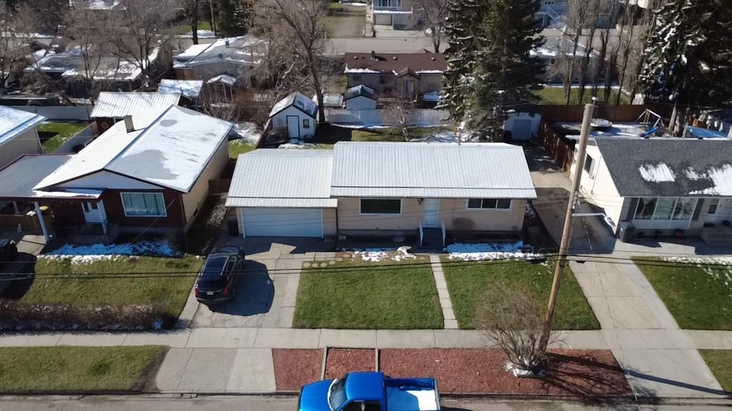 Photo of 438 Charlotte Street, Pincher Creek, AB T0K 1W0 (MLS # A2309338)
