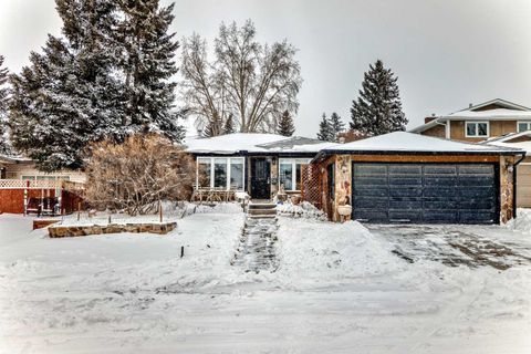 36 Dalrymple Green NW Calgary AB T3A 1Y2