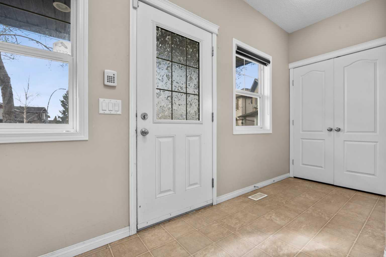246 Martinwood Place NE