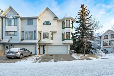 60 Prominence View SW Calgary AB T3H 3M8