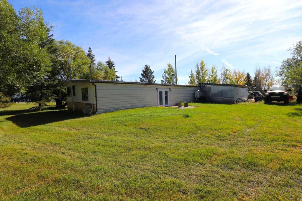 Photo of 290 2 Avenue NW, Glenwood, AB T0K 2R0 (MLS # A2264942)