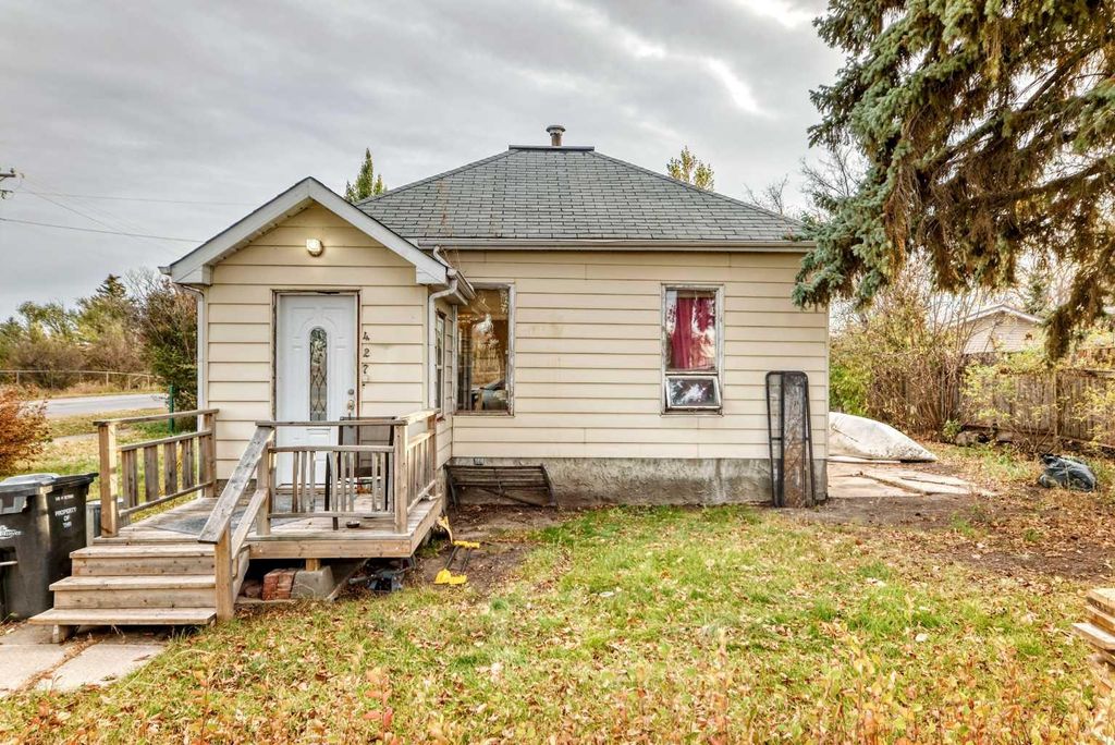 Photo of 427 4 Avenue SE, High River, AB T1V 1H8 (MLS # A2265897)