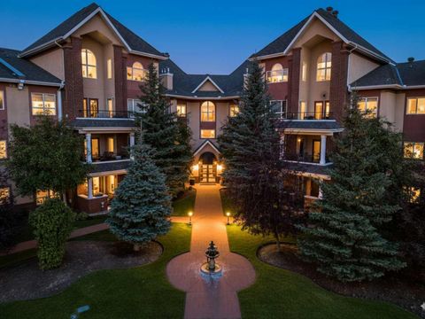 30 Sierra Morena Landing SW 242 Calgary AB T3H 5H2