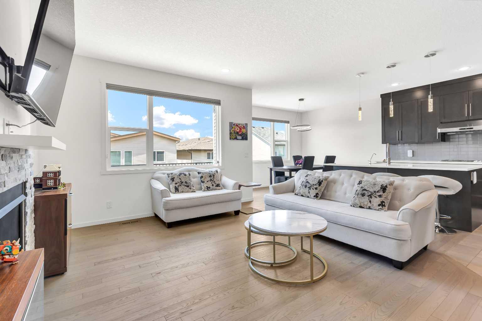 314 Carringvue Manor NW