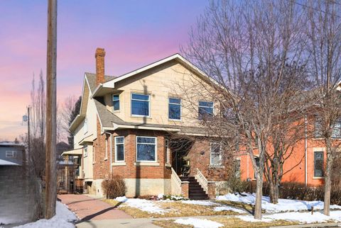 1727 24 Street SW Calgary AB T3C 1J2