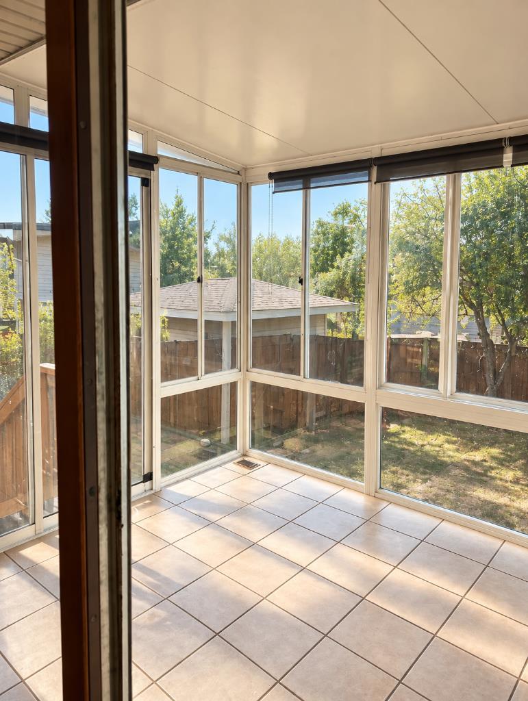 27 Castlebrook Court NE