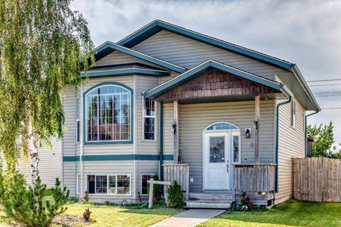 Photo of 116 Iverson Close, Red Deer, AB T4R 3M8 (MLS # A2325530)