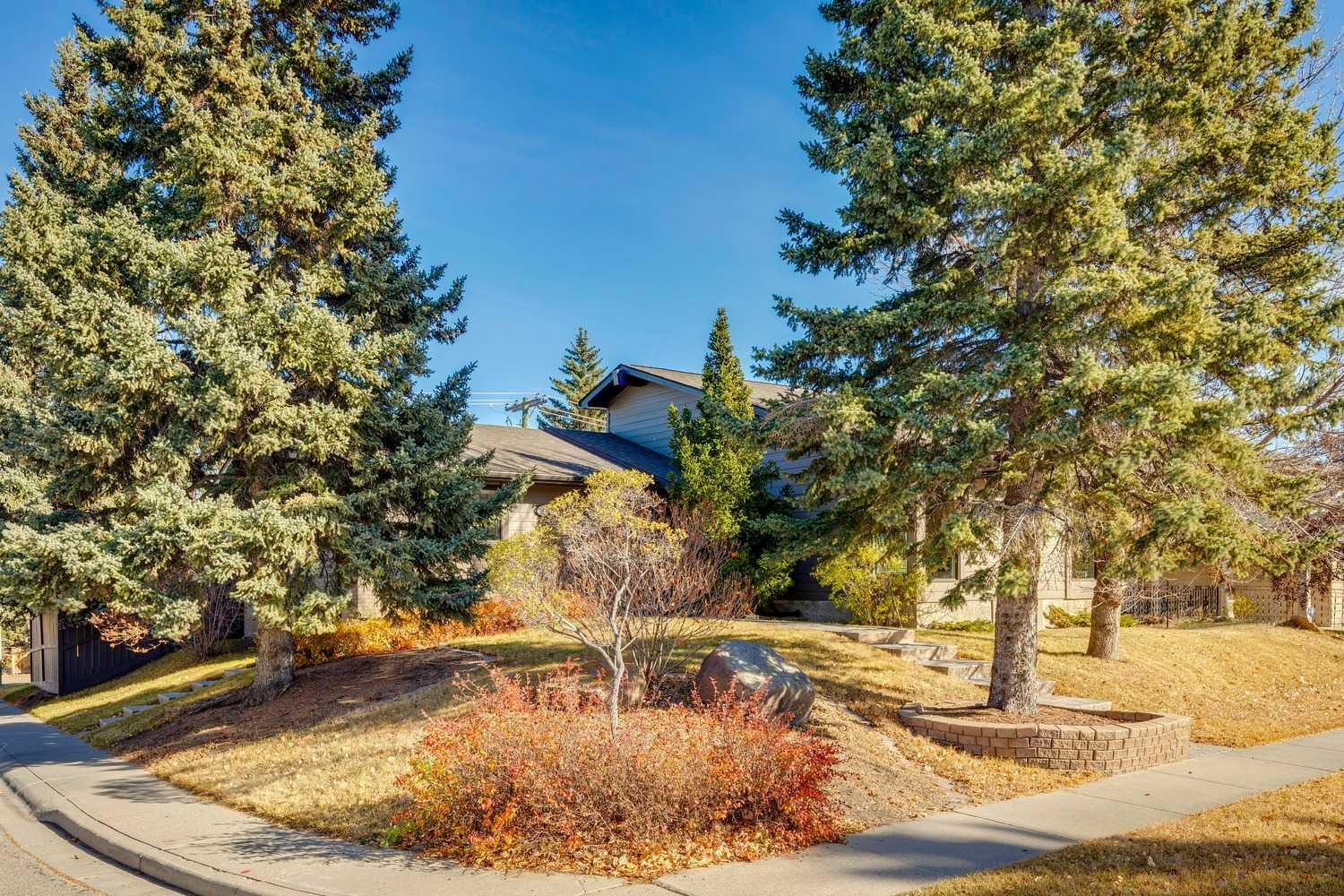 3020 Palliser Drive SW