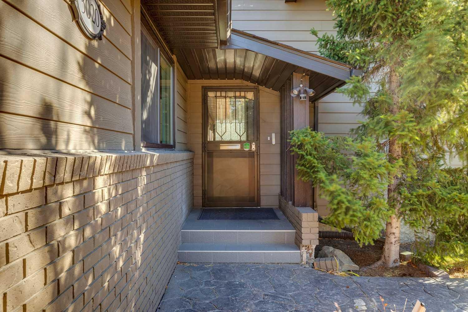 3020 Palliser Drive SW
