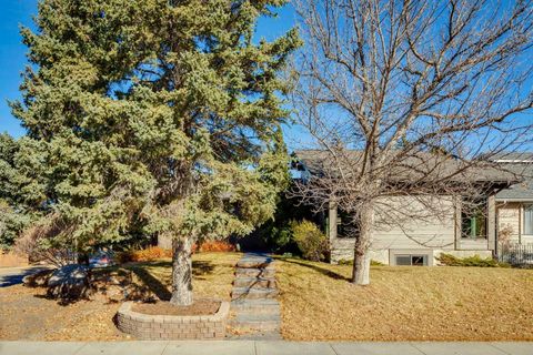 3020 Palliser Drive SW Calgary AB T2V 4G2