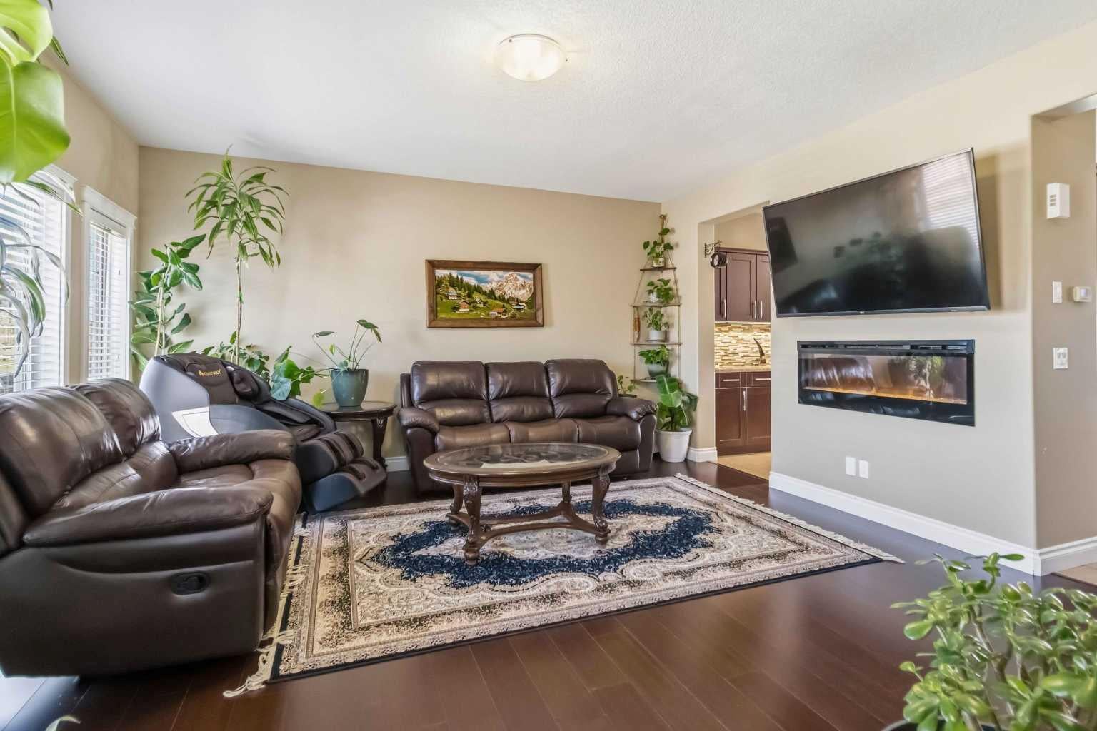 300 Sparrow Hawk Drive 19
