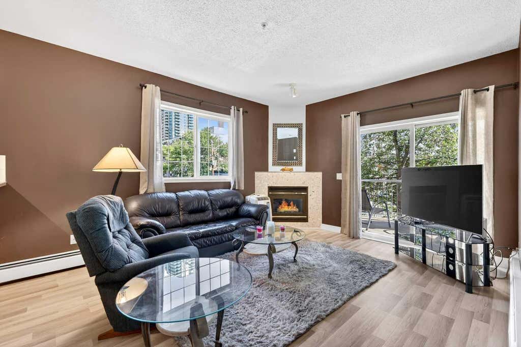 Photo of 126 14 Avenue SW #219, Calgary, AB T2R 0L9 (MLS # A2317709)