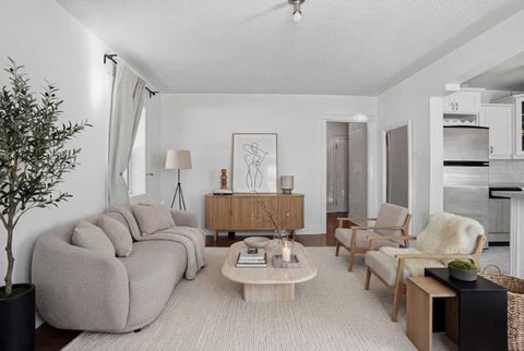 330 19 Avenue SW 3 Calgary AB T2S 0C9