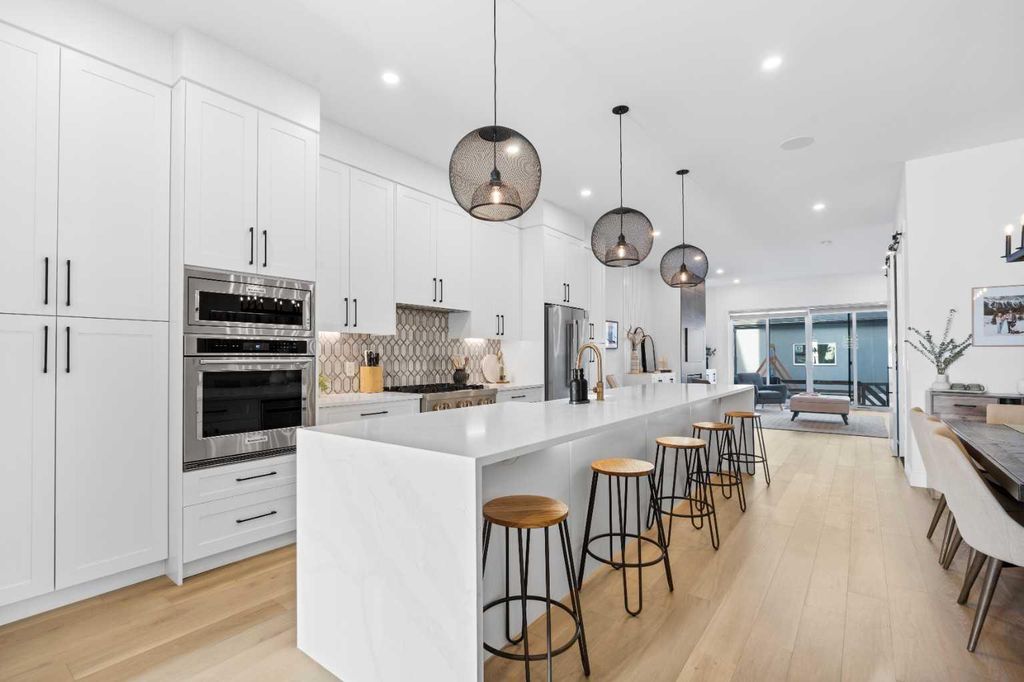 Photo of 2022 50 Avenue SW, Calgary, AB T2T 2W3 (MLS # A2278798)