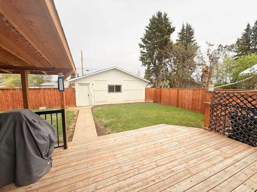 Photo of 4804 47 Avenue, Grimshaw, AB T0H 1W0 (MLS # A2315007)