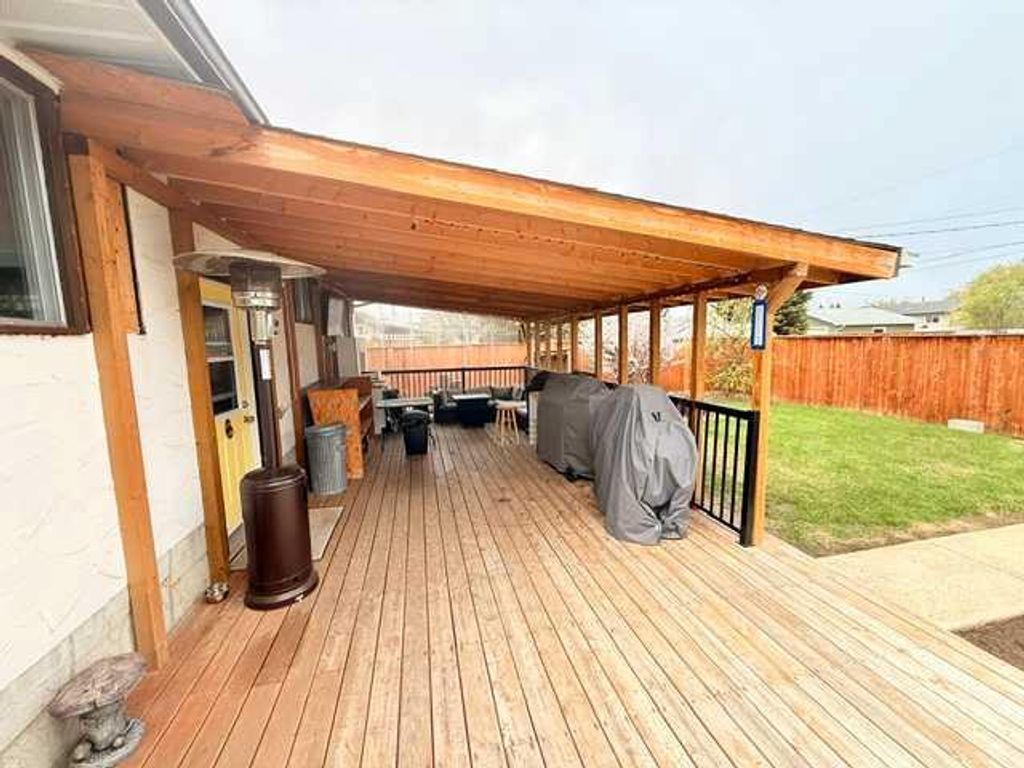 Photo of 4804 47 Avenue, Grimshaw, AB T0H 1W0 (MLS # A2315007)