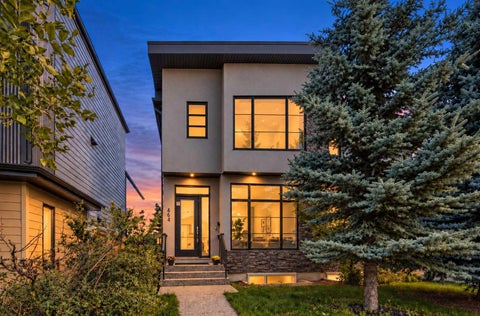 Photo of 464 29 Avenue NW, Calgary, AB T2M 4W4 (MLS # A2346445)