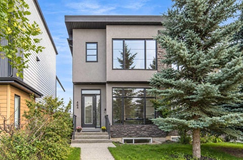 Photo of 464 29 Avenue NW, Calgary, AB T2M 4W4 (MLS # A2346445)