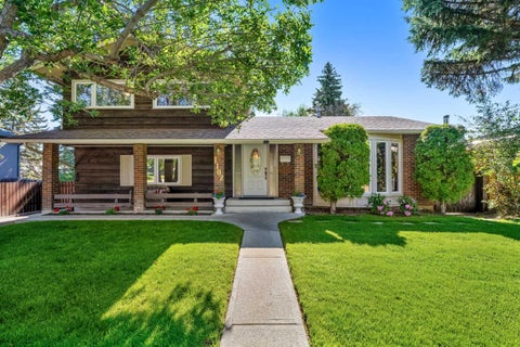 Photo of 1102 Lake Christina Way SE, Calgary, AB T2J 2R3 (MLS # A2323564)