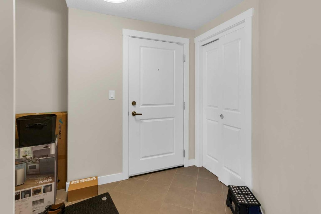 Photo of 32 Varsity Estates Circle NW #507, Calgary, AB T3A 2Y1 (MLS # A2318660)