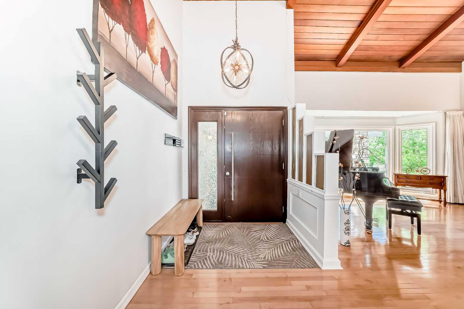 1912 Palliser Drive SW
