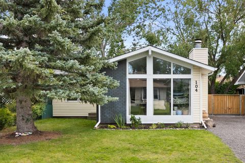 104 Thorson Crescent Okotoks AB T1S 1C8