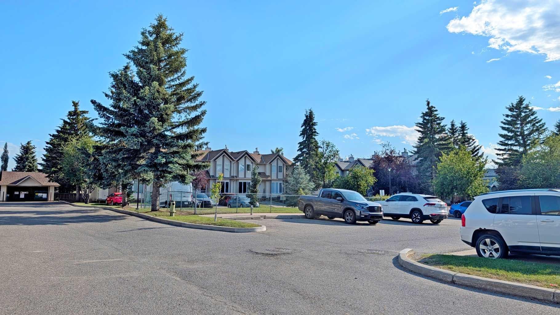 12 Shawbrooke Court SW
