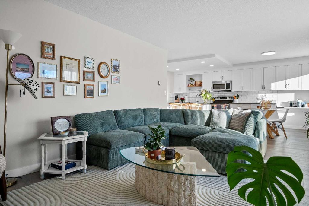 Photo of 1208 14 Avenue SW #201, Calgary, AB T3C 0V9 (MLS # A2300353)