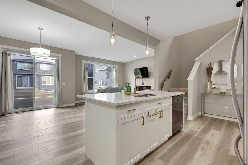 216 Creekstone Row SW