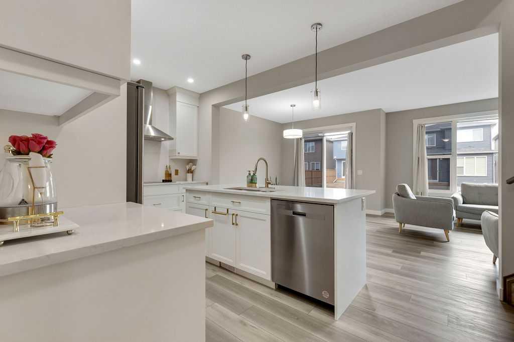 216 Creekstone Row SW