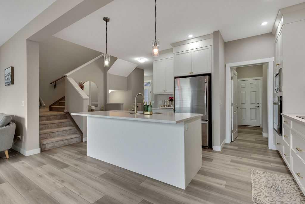 216 Creekstone Row SW