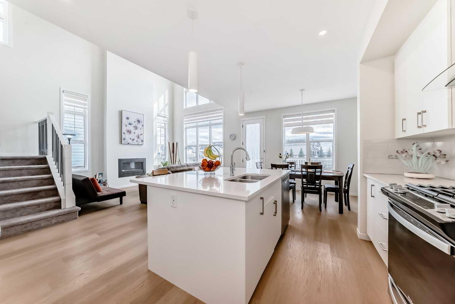 332 Magnolia Crescent SE