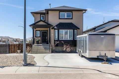 Photo of 8 Terrace Circle NE, Medicine Hat, AB T1C 2B8 (MLS # A2308820)