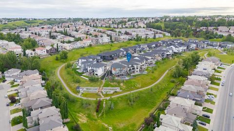 128 Hampstead Mews NW Calgary AB T3A 2Z5