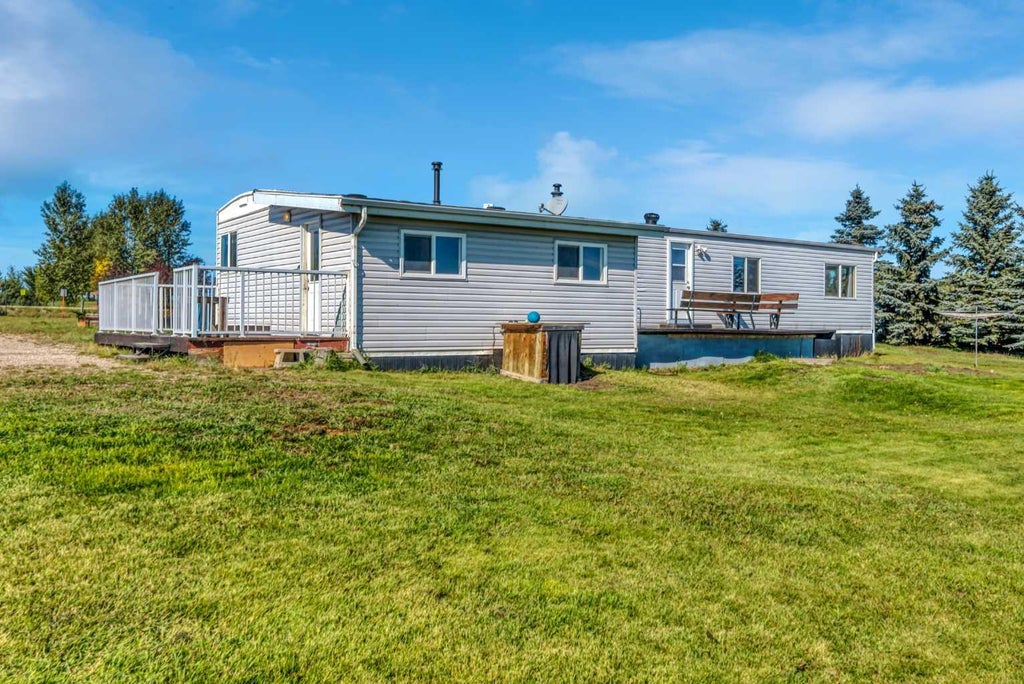 Photo of 232003 Range Road 242, Rural Wheatland County, AB T1P 0N1 (MLS # A2346012)