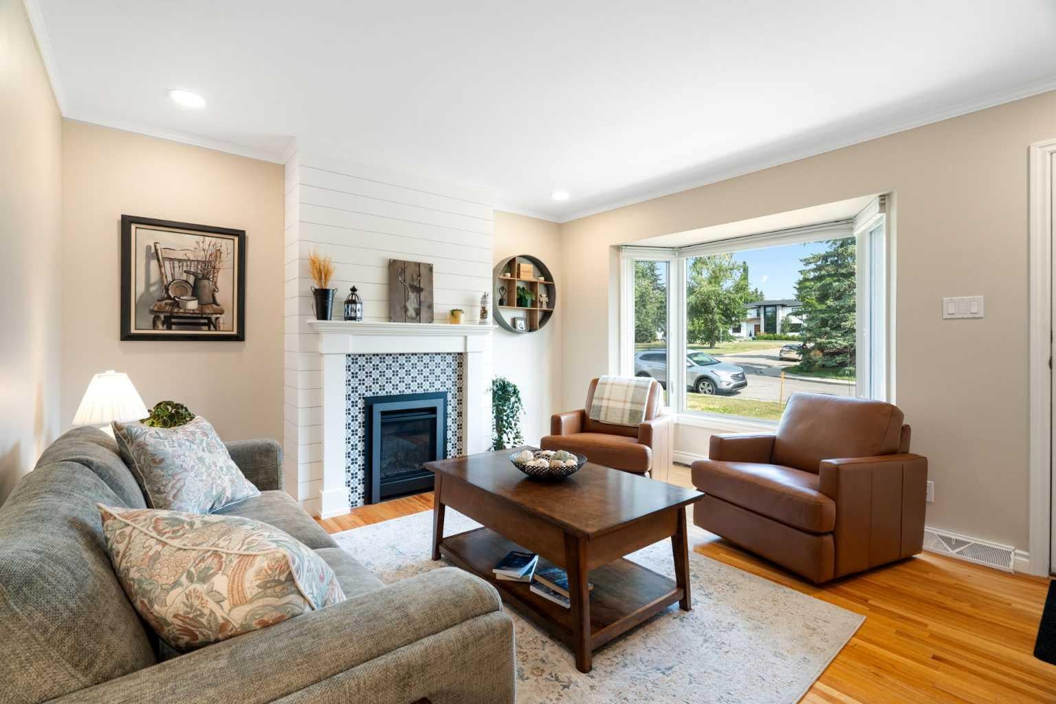 15 Carmangay Crescent NW