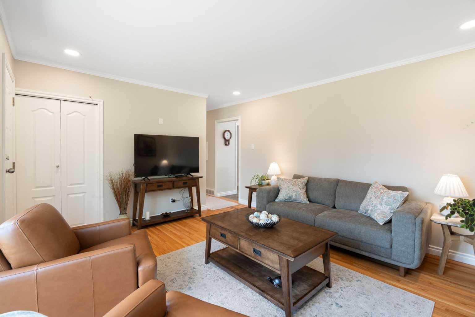 15 Carmangay Crescent NW
