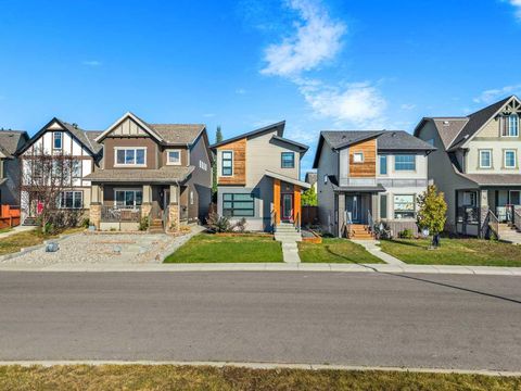 24 Copperpond Park SE Calgary AB T2Z 1Z4