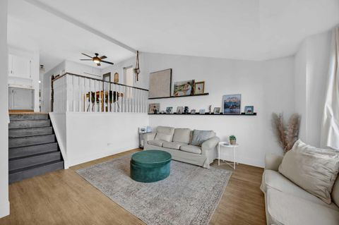 91 Shawglen Way SW Calgary AB T2Y 1Y9