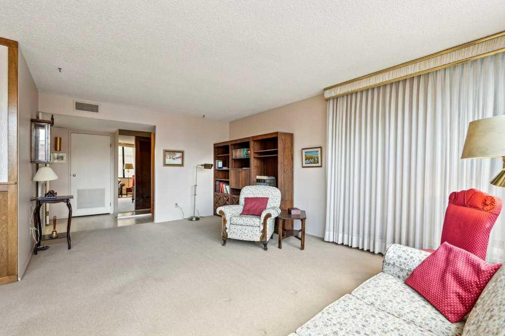 330 26 Avenue SW 303