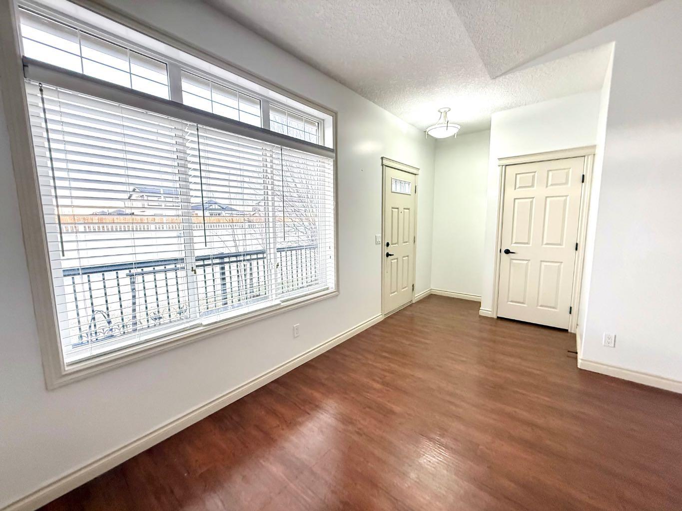 501 Sunvale Crescent NE