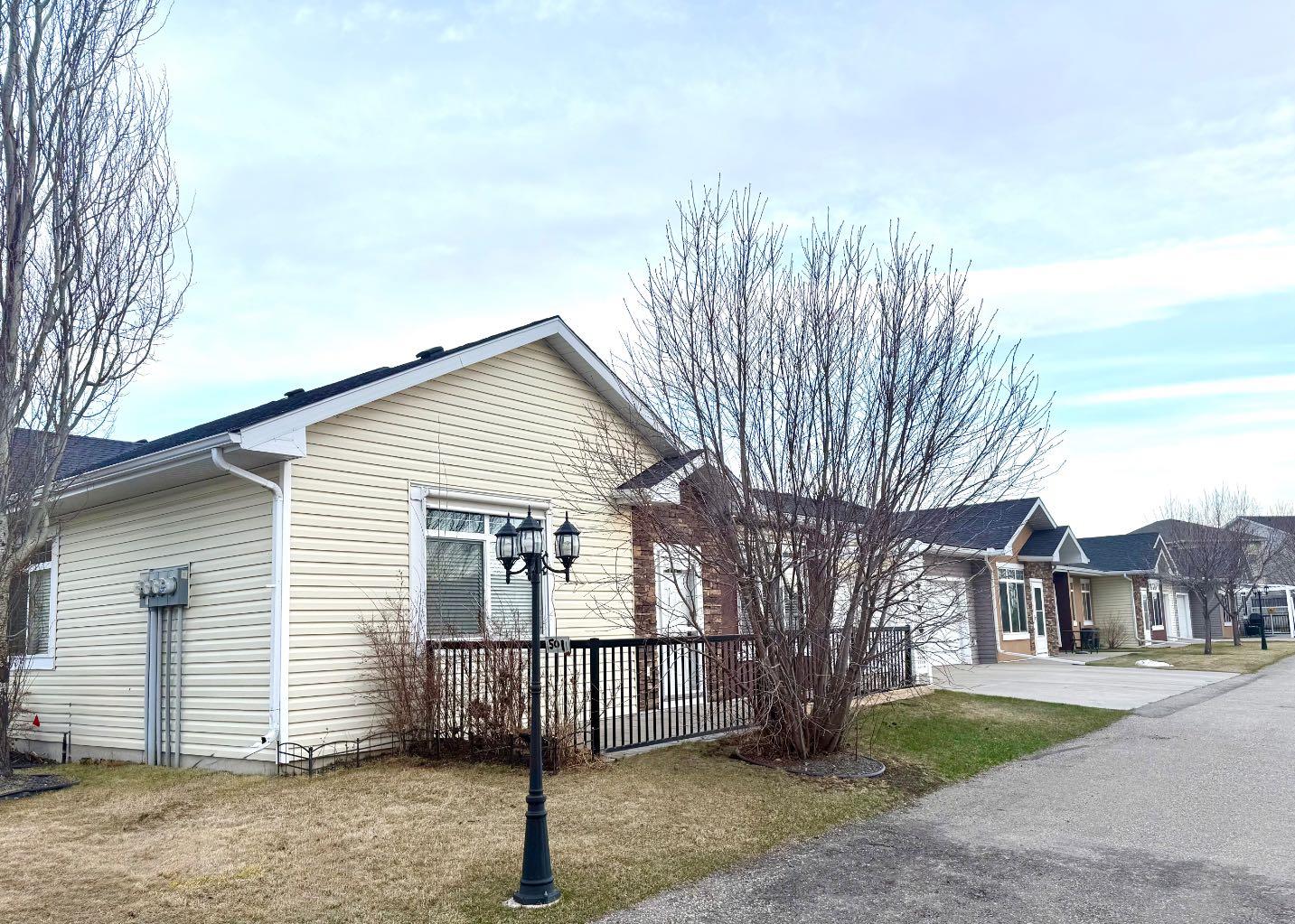 501 Sunvale Crescent NE