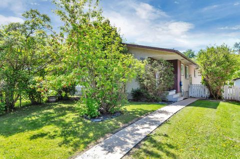 Photo of 5912 61 Avenue Ave, Red Deer, AB T4N 4W8 (MLS # A2328903)