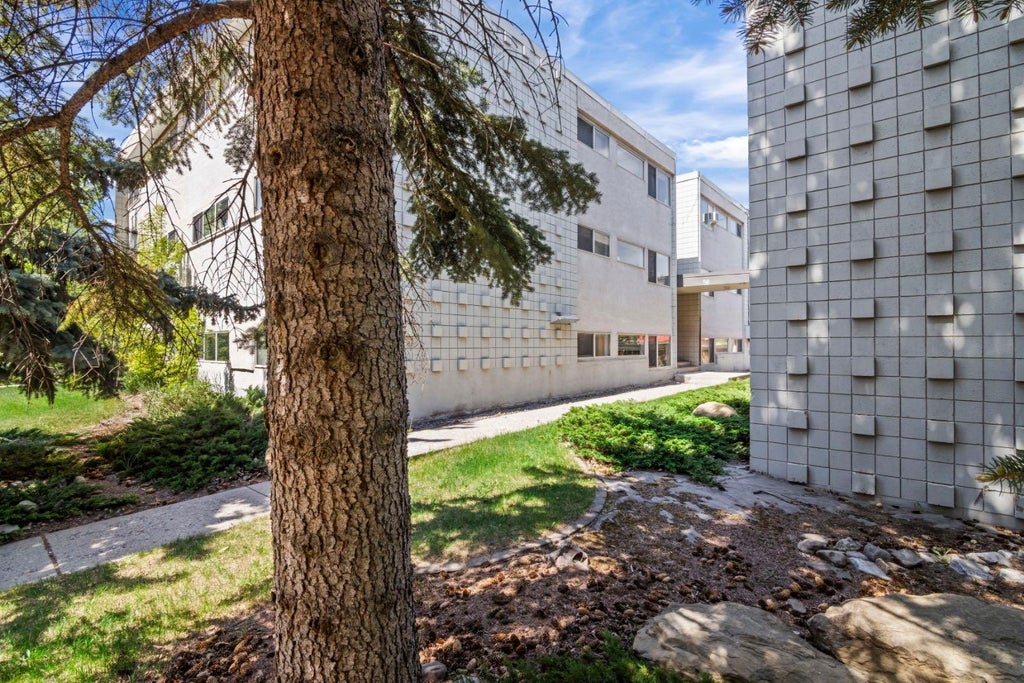 Photo of 56 Hamlet Road SW #126, Calgary, AB T2V 3C8 (MLS # A2320120)
